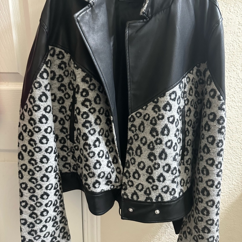 Vigoss Black and Gray Leather Jacket with Edgy Motorcycle Style